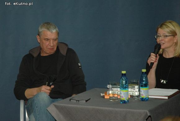 Rozmowa kutnian z Andrzejem Stasiukiem. Może to los działa jak przypadek