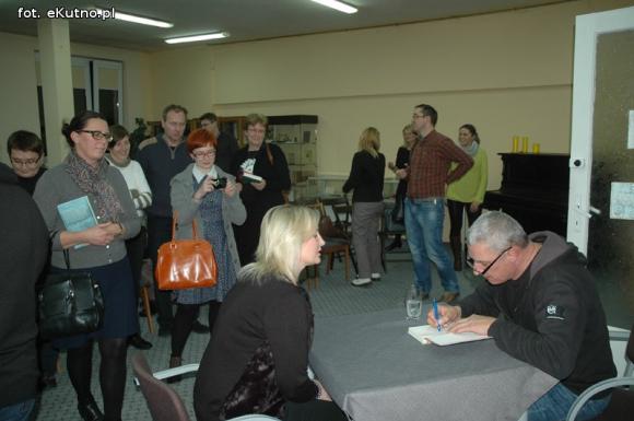 Rozmowa kutnian z Andrzejem Stasiukiem. Może to los działa jak przypadek