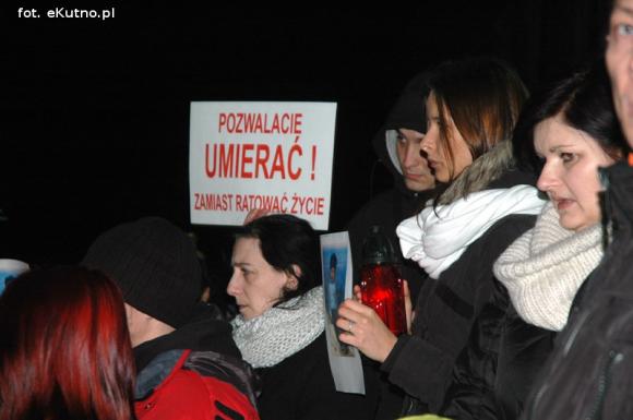 Rozpacz, żal i gniew rodzin zmarłych dzieci. Starosta tłumaczył się za lekarzy