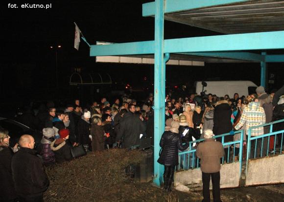 Rozpacz, żal i gniew rodzin zmarłych dzieci. Starosta tłumaczył się za lekarzy