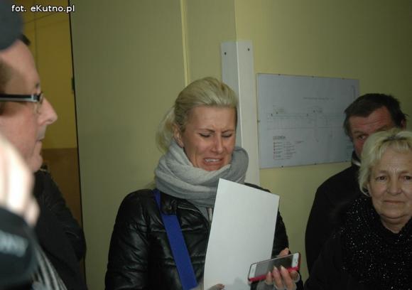 Rozpacz, żal i gniew rodzin zmarłych dzieci. Starosta tłumaczył się za lekarzy