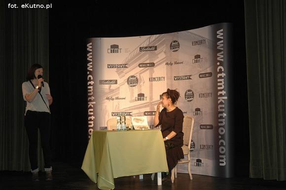 Pisarka przed zintegrowaniem. Olga Tokarczuk w Kutnie o Księgach Jakubowych