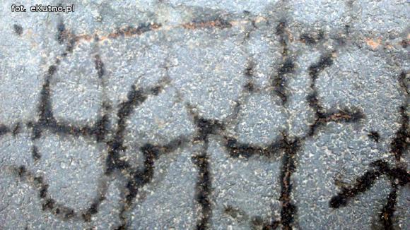 Czytelnicy piszą: Dlaczego starostwo pozwala na niszczenie nowych dróg?