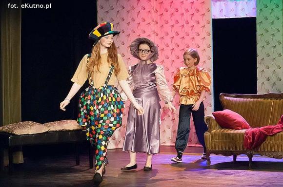 Oryginalny scenariusz i brawurowy występ małych aktorów. 49. premiera Teatru Puszek za nami