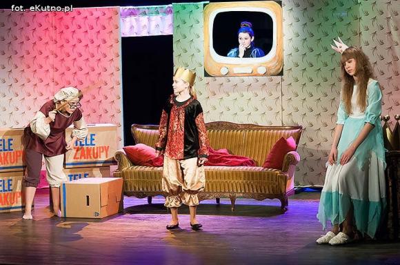 Oryginalny scenariusz i brawurowy występ małych aktorów. 49. premiera Teatru Puszek za nami