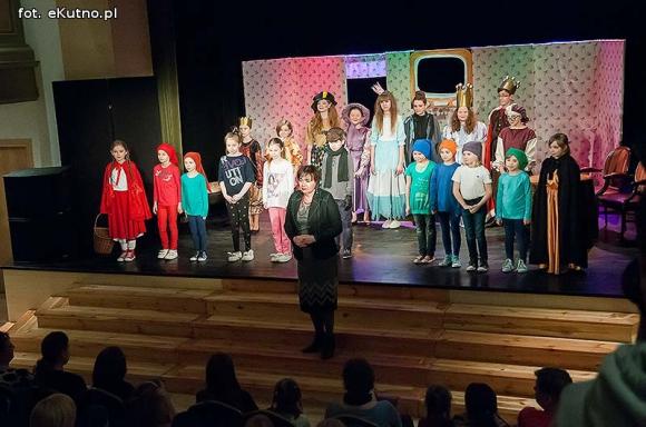 Oryginalny scenariusz i brawurowy występ małych aktorów. 49. premiera Teatru Puszek za nami