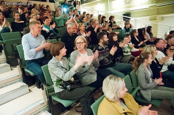 Oryginalny scenariusz i brawurowy występ małych aktorów. 49. premiera Teatru Puszek za nami