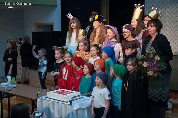 Oryginalny scenariusz i brawurowy występ małych aktorów. 49. premiera Teatru Puszek za nami