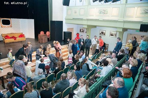 Oryginalny scenariusz i brawurowy występ małych aktorów. 49. premiera Teatru Puszek za nami