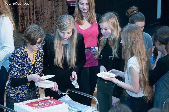 Oryginalny scenariusz i brawurowy występ małych aktorów. 49. premiera Teatru Puszek za nami