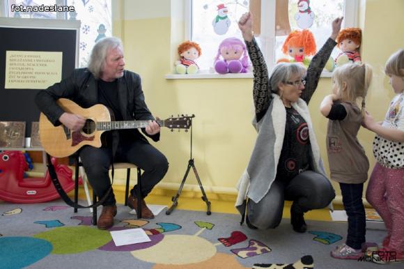 Kolorowy Świat w Bielawkach: Szanuj swoją koleżankę i swojego kolegę