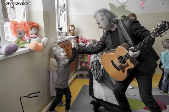 Kolorowy Świat w Bielawkach: Szanuj swoją koleżankę i swojego kolegę