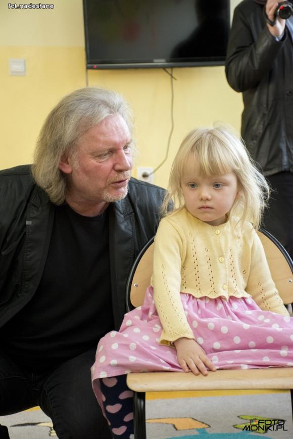 Kolorowy Świat w Bielawkach: Szanuj swoją koleżankę i swojego kolegę