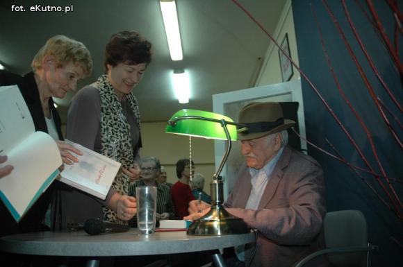 Być jak Jan Nowicki. Spotkanie w bibliotece z człowiekiem pogodzonym ze sobą