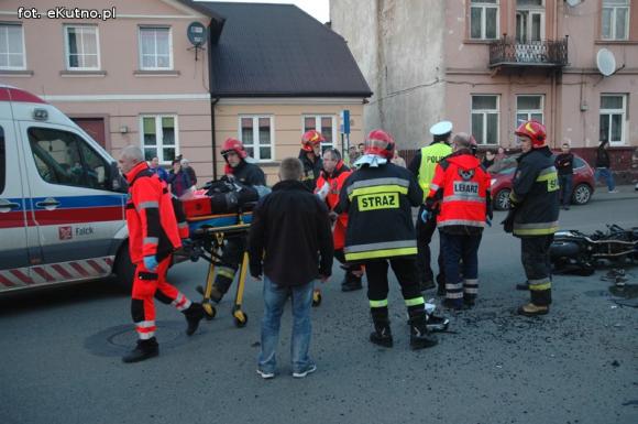 Wypadek na 29 Listopada. Motocyklista poszkodowany