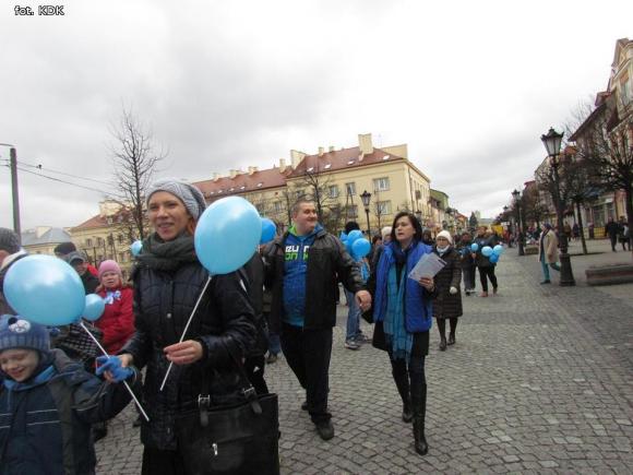 Dziś w Kutnie na niebiesko