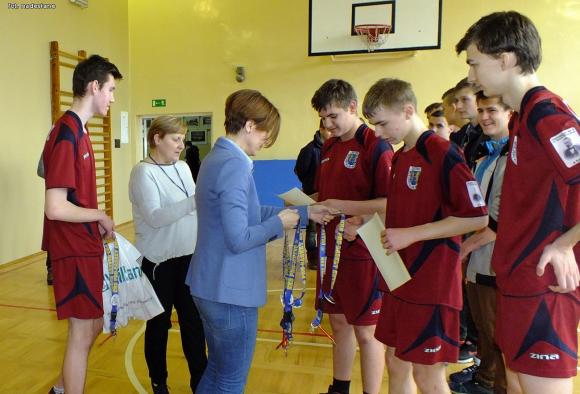 Gimnazjum nr 1 w Kutnie wygrało Caspro-Basket Cup