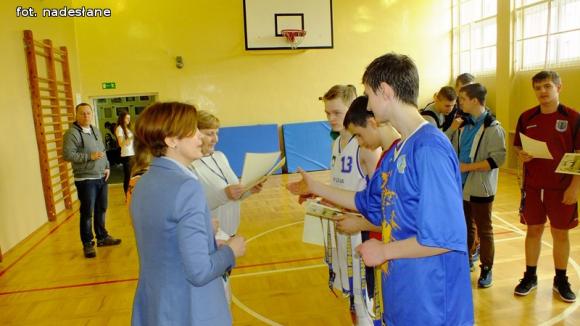 Gimnazjum nr 1 w Kutnie wygrało Caspro-Basket Cup