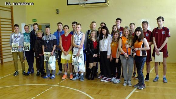 Gimnazjum nr 1 w Kutnie wygrało Caspro-Basket Cup