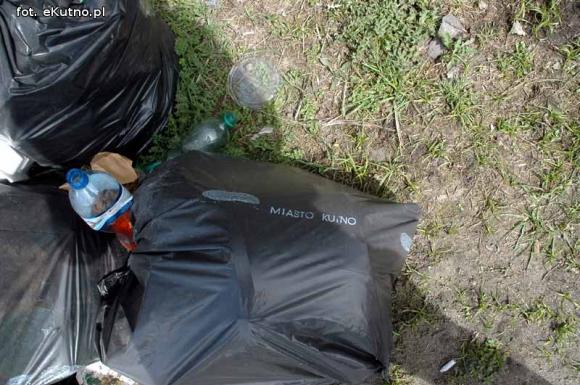 Miejskie obrazki. Przygotowania do sprzątania?