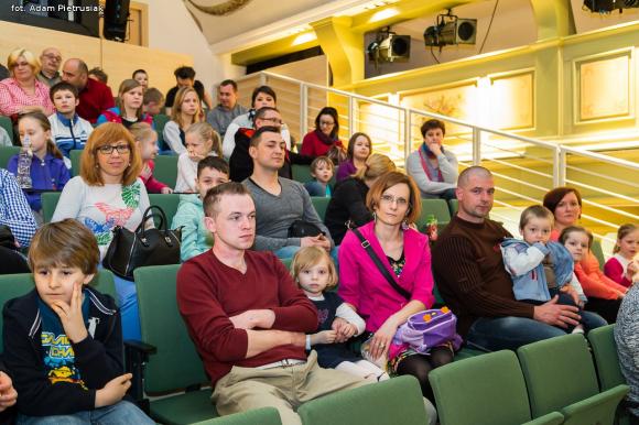 Kinematograf dla Malucha z Bolkiem i Lolkiem i papierowe podobizny kultowych bohaterów