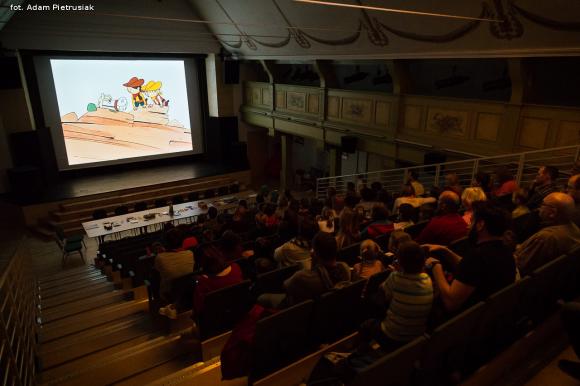 Kinematograf dla Malucha z Bolkiem i Lolkiem i papierowe podobizny kultowych bohaterów