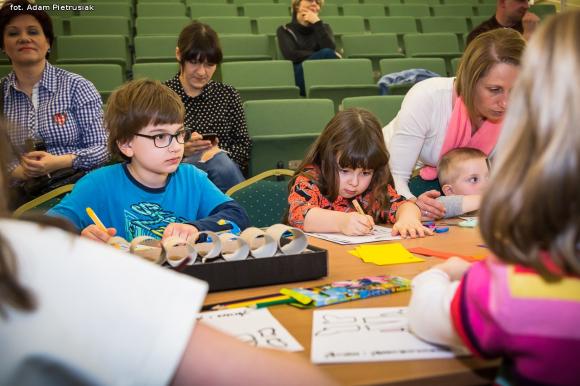 Kinematograf dla Malucha z Bolkiem i Lolkiem i papierowe podobizny kultowych bohaterów