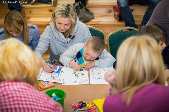 Kinematograf dla Malucha z Bolkiem i Lolkiem i papierowe podobizny kultowych bohaterów