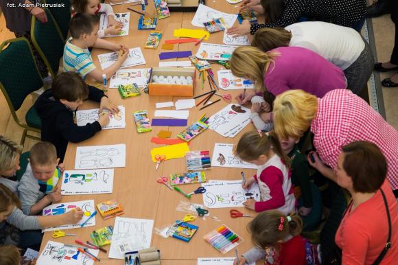 Kinematograf dla Malucha z Bolkiem i Lolkiem i papierowe podobizny kultowych bohaterów