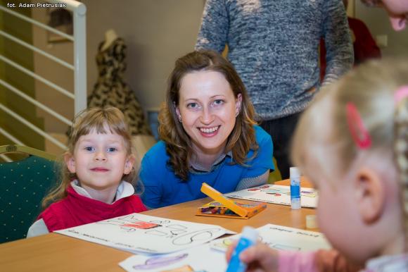 Kinematograf dla Malucha z Bolkiem i Lolkiem i papierowe podobizny kultowych bohaterów