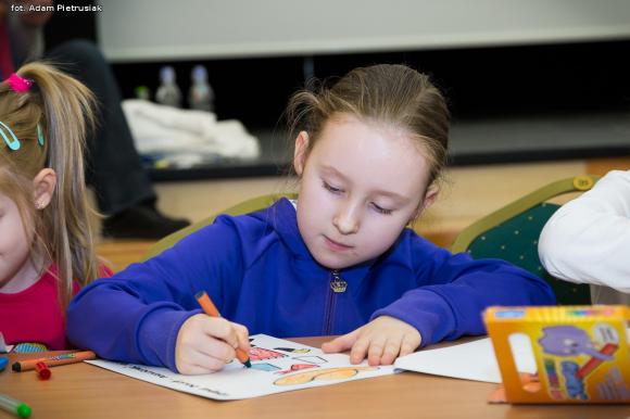 Kinematograf dla Malucha z Bolkiem i Lolkiem i papierowe podobizny kultowych bohaterów