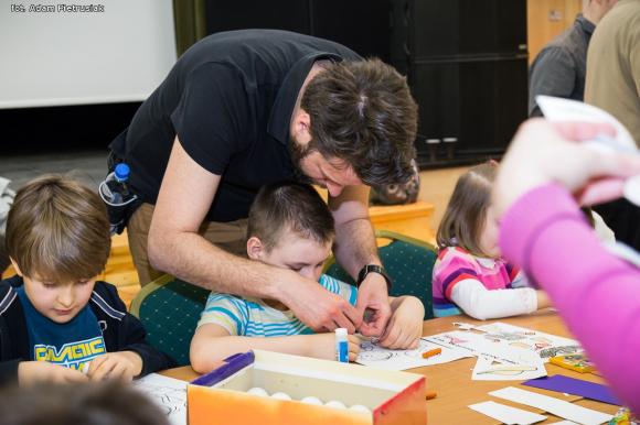 Kinematograf dla Malucha z Bolkiem i Lolkiem i papierowe podobizny kultowych bohaterów