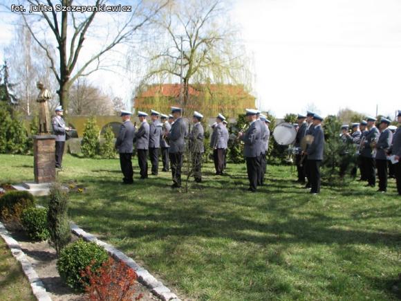 Reminiscencje: Uroczystości Katyńskie w Krośniewicach