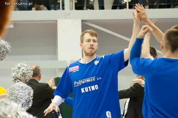 Polfarmex wygrywa z Anwilem