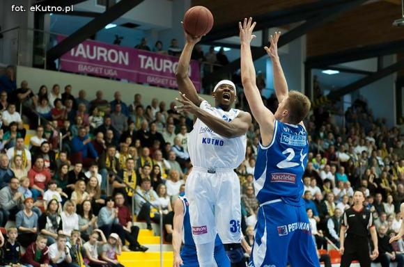 Polfarmex wygrywa z Anwilem