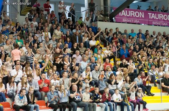 Polfarmex wygrywa z Anwilem