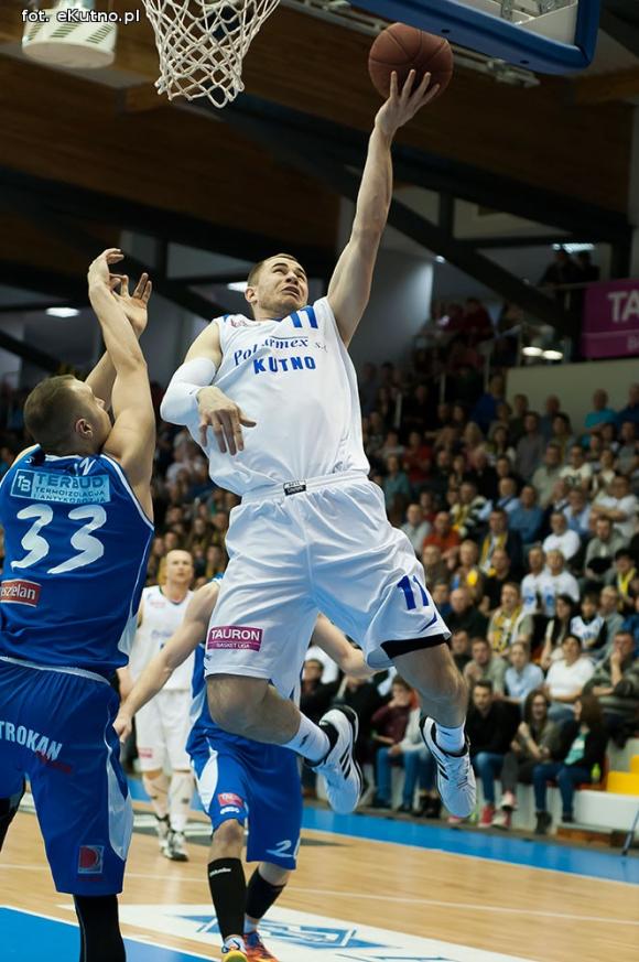 Polfarmex wygrywa z Anwilem