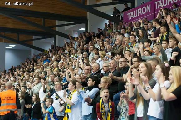 Polfarmex wygrywa z Anwilem