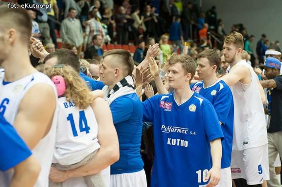 Polfarmex wygrywa z Anwilem