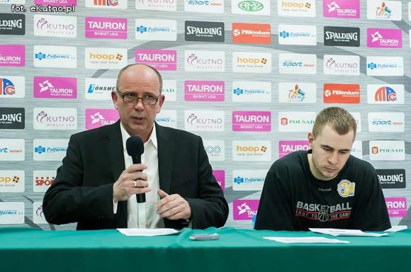 Polfarmex wygrywa z Anwilem