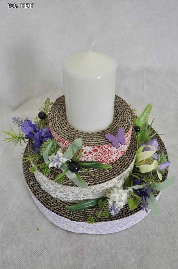 Dekoracje z odzysku. Warsztaty wyobraźni w pracowni plastycznej KDK