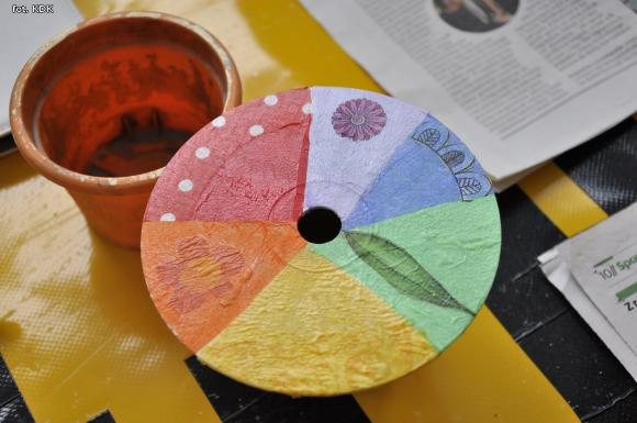 Dekoracje z odzysku. Warsztaty wyobraźni w pracowni plastycznej KDK