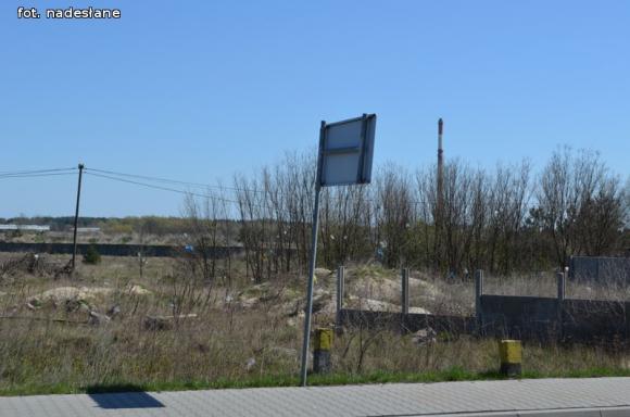 Czytelnicy piszą: Śmieci fruwają po Łąkoszyńskiej