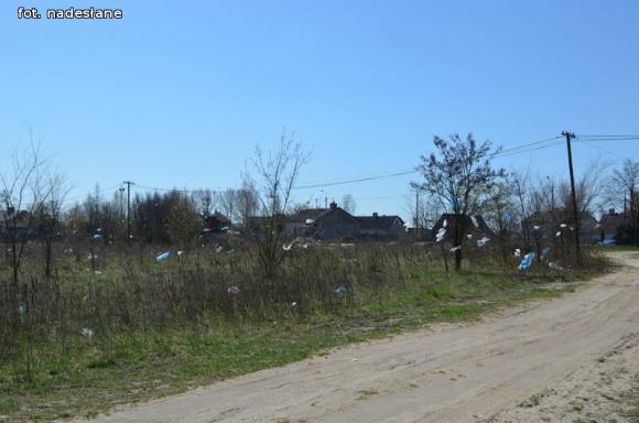 Czytelnicy piszą: Śmieci fruwają po Łąkoszyńskiej
