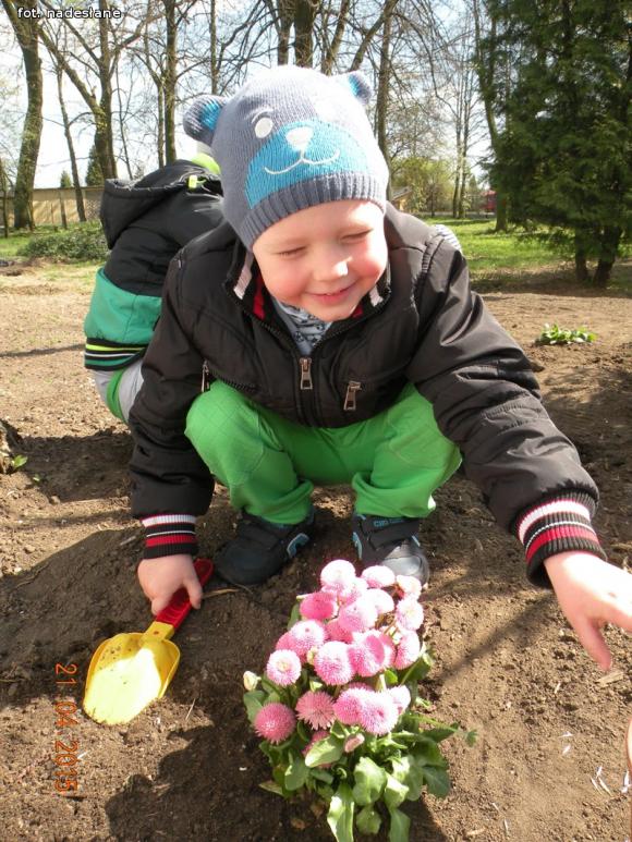 Przyjaciele matki Ziemi z Kolorowego Świata w Bielawkach