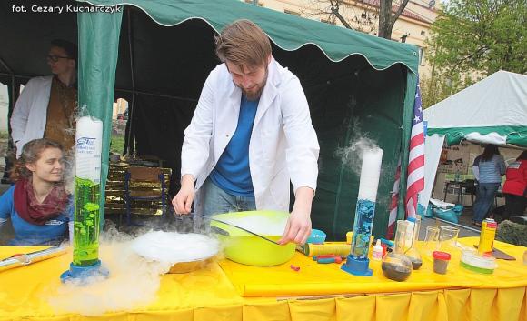 Od zabawy do nauki. Udany pierwszy Kutnowski Piknik Naukowy