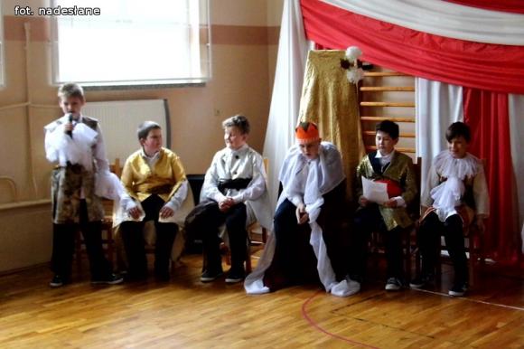 Uczniowie z Szewc Nadolnych o Konstytucji 3 Maja