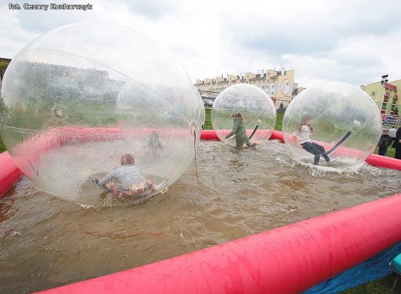 Mali kutnianie w lunaparku