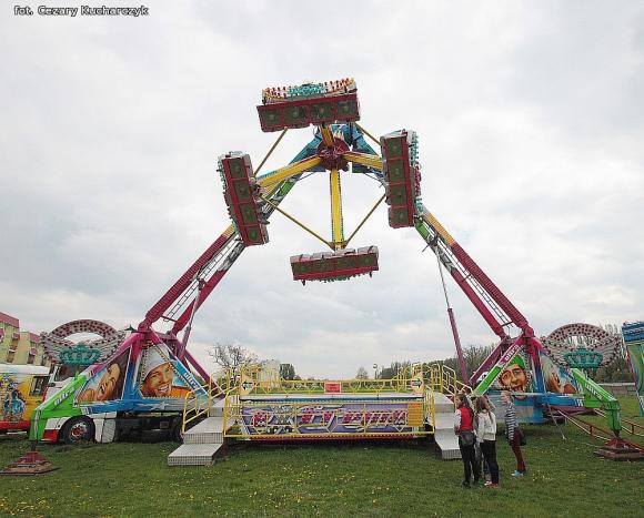 Mali kutnianie w lunaparku