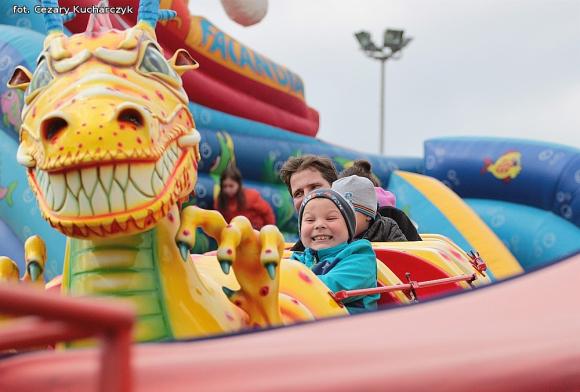 Mali kutnianie w lunaparku